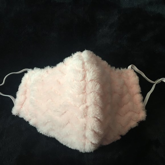 Reusable / Washable Sculpted Mask Faux Fur Pink 1X - Picture 3 of 7